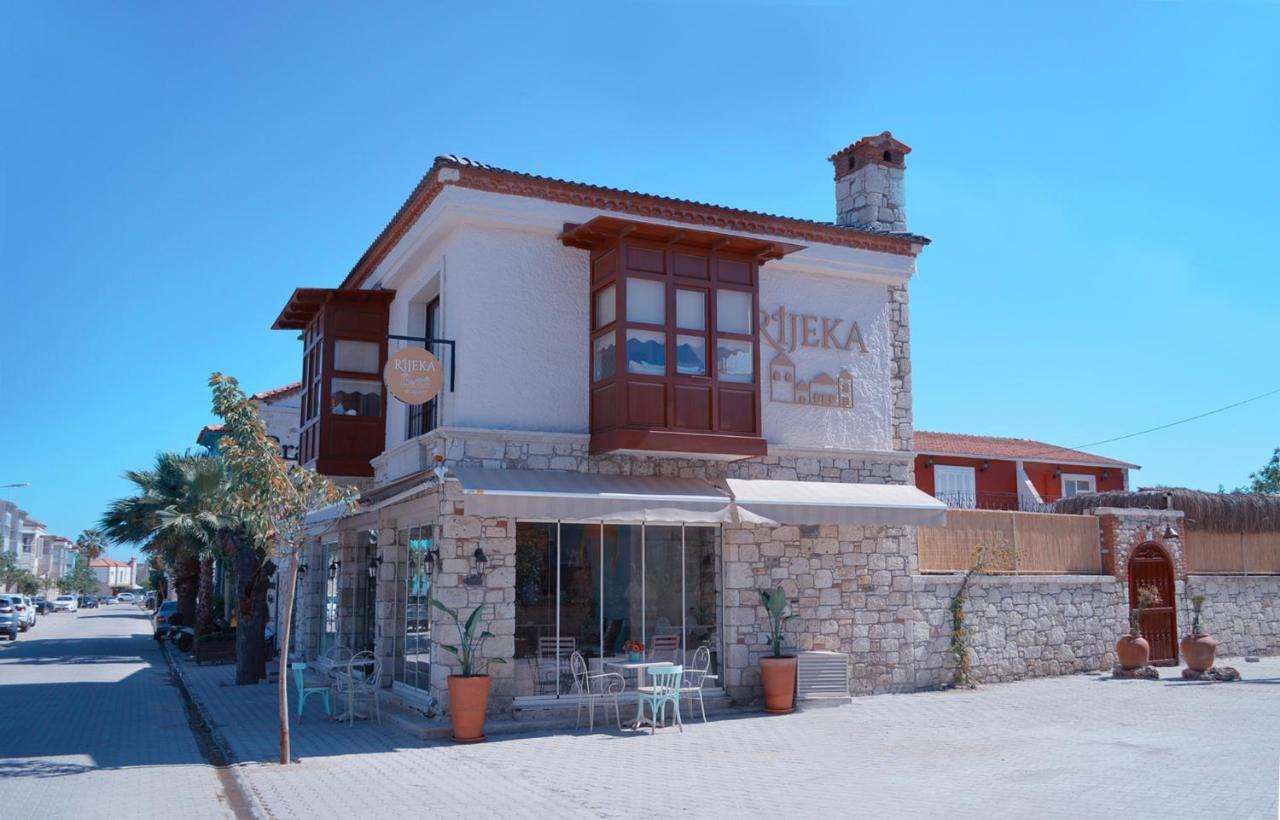 Rijeka Alacati Çeşme Luaran gambar